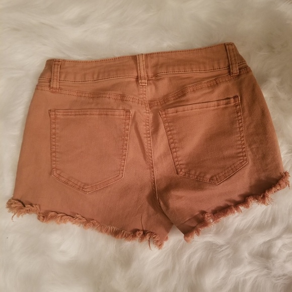 SHORTS - Picture 2 of 3